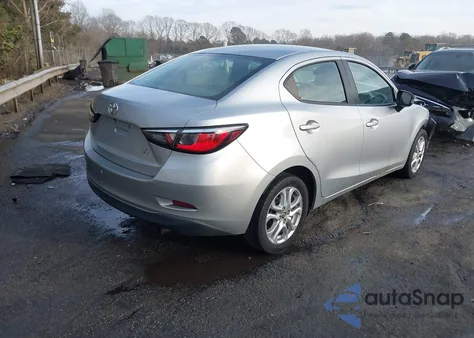 2018 Toyota Yaris Ia z USA, uszkodzony, nr VIN 3MYDLBYV1JY333823